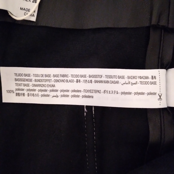 🎁 Zara Faux Leather Mini Skirt, Black w/ White Stitching, Pockets Front Buttons - Picture 10 of 13